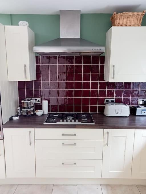 Villa House With Free Parking And Large Garden à Wyke Regis Extérieur photo