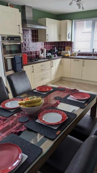 Villa House With Free Parking And Large Garden à Wyke Regis Extérieur photo